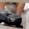JDのリアルオナニー盗撮…女子大生がトイレでこっそり自慰行為