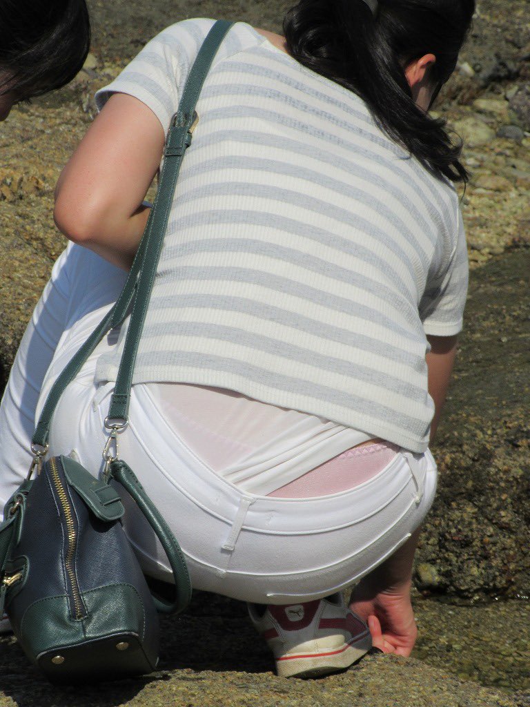 可愛い女の子の腰ちらパンツ盗撮画像集!気付かぬうちに撮られた恥ずかしいハミちらの瞬間( ^ω^ )